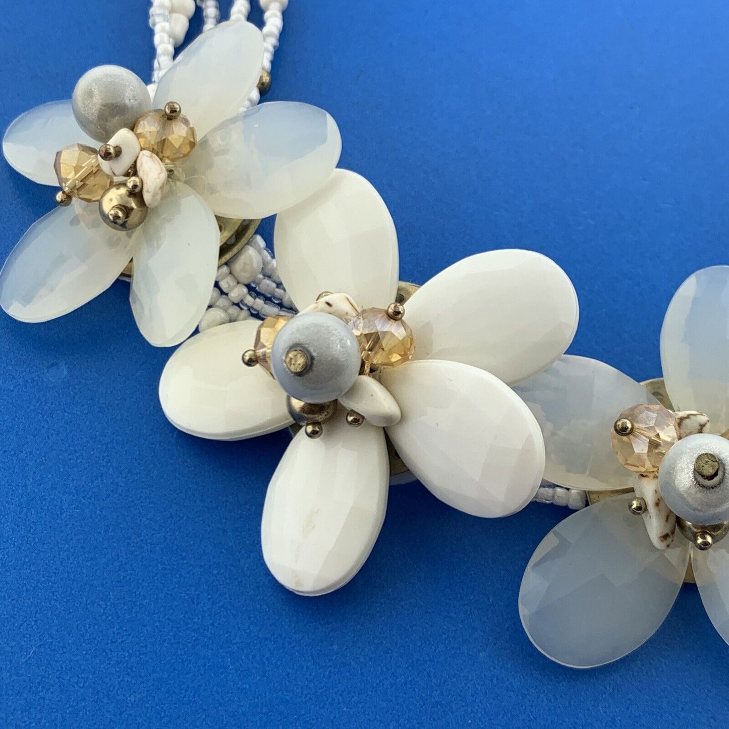 Artisan Gold Tone Agate Lucite Bakelite Beaded Floral Cluster Choker Necklace