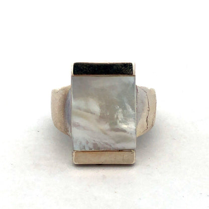 Vintage 925 Sterling Silver Rectangle Mother of Pearl Modernist Statement Ring