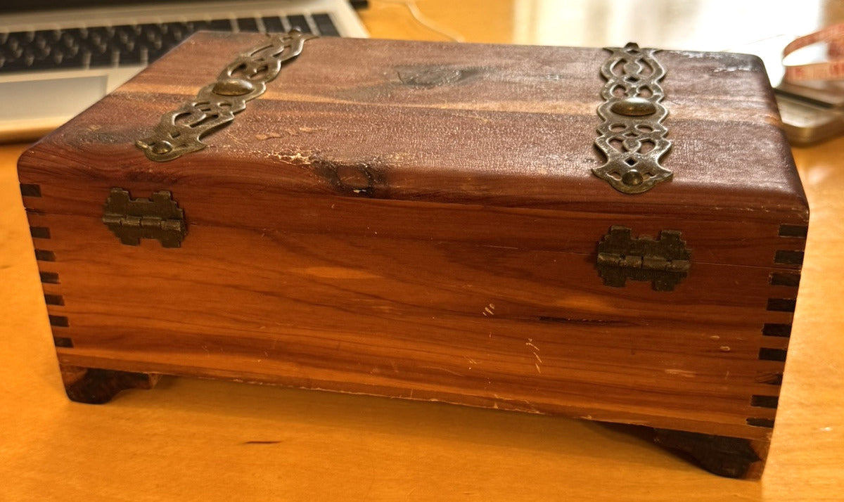 Vintage Cedar Wooden Cigar Metal Accented Trinket Jewelry Hinged Box w/Lock/Key