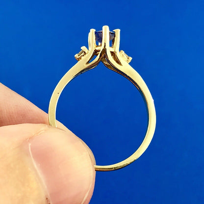 Vintage 14K Yellow Gold Oval Tanzanite Diamond Accent December Anniversary Ring