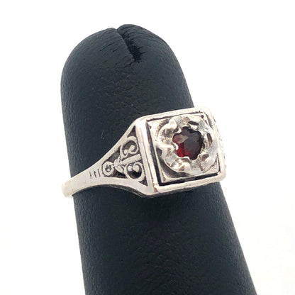 Art Deco 925 Sterling Silver Round Garnet Square Scroll Detail Ring