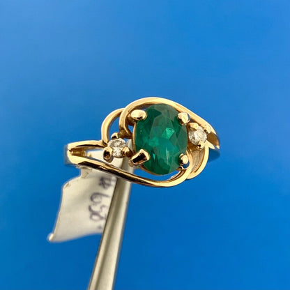 14k Yellow Gold Oval Emerald Diamond Accented May Anniversary Size 6 Ring