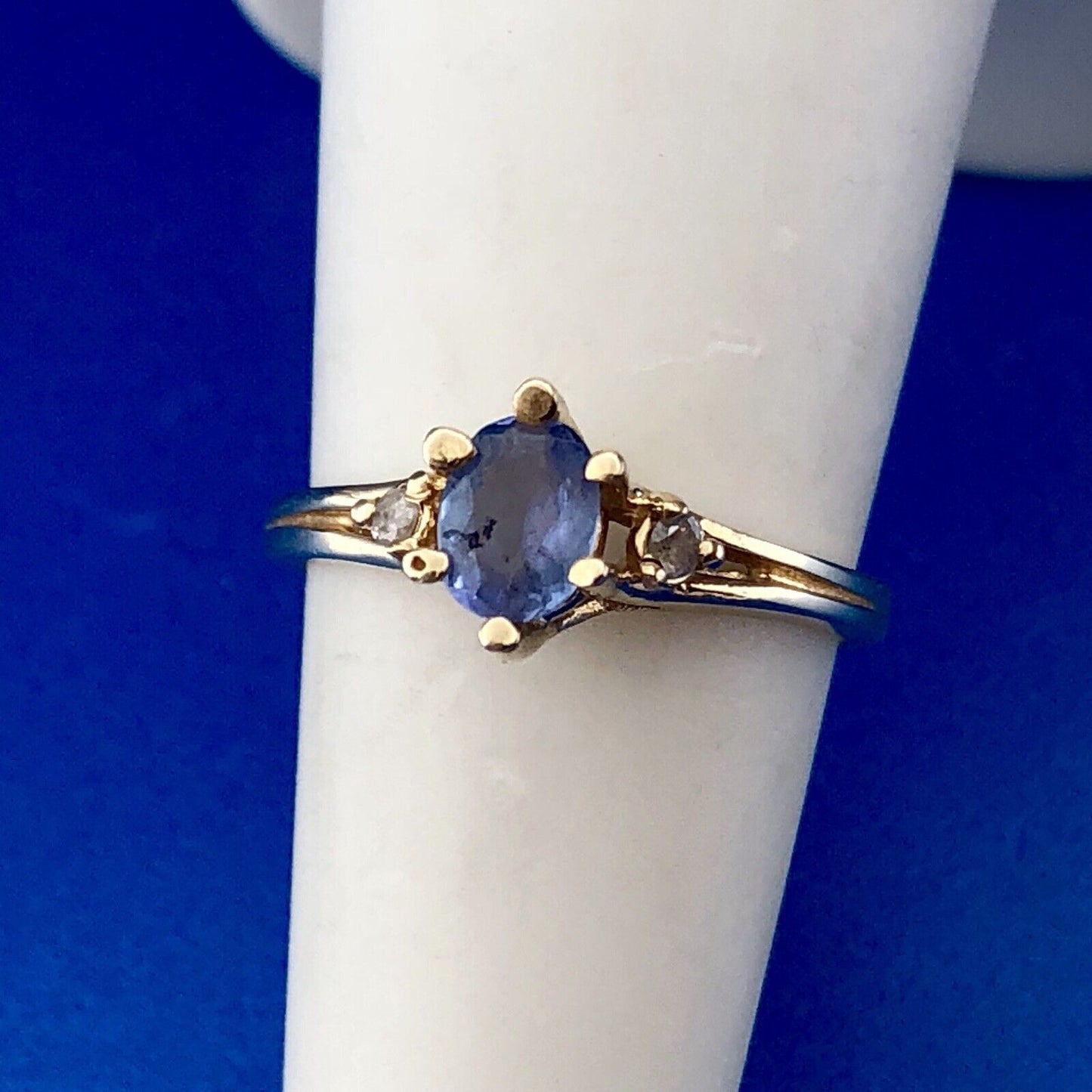Vintage 14K Yellow Gold Oval Tanzanite Diamond Accent December Anniversary Ring