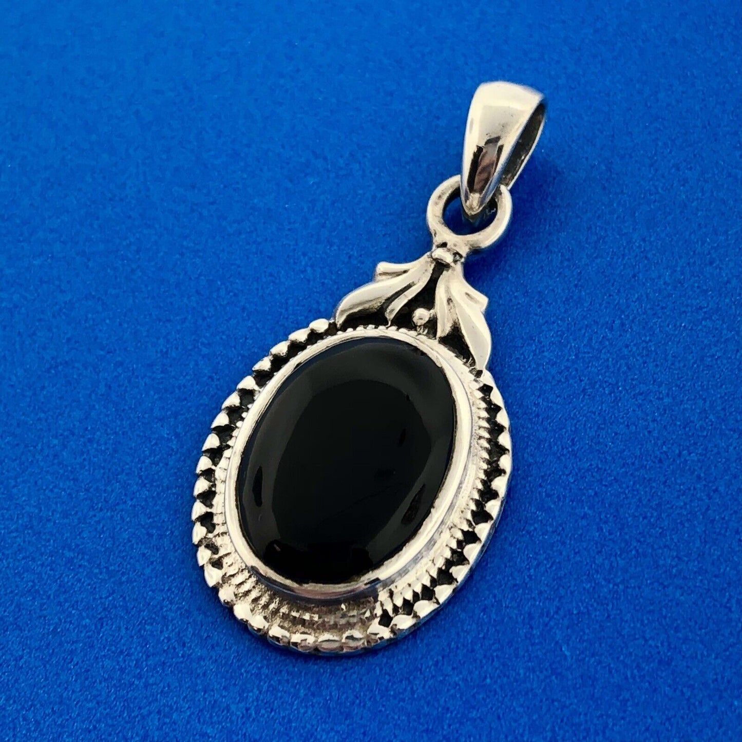 Stunning Sterling Silver 925 Oval Shaped Cabochon Black Onyx Dangle Pendant