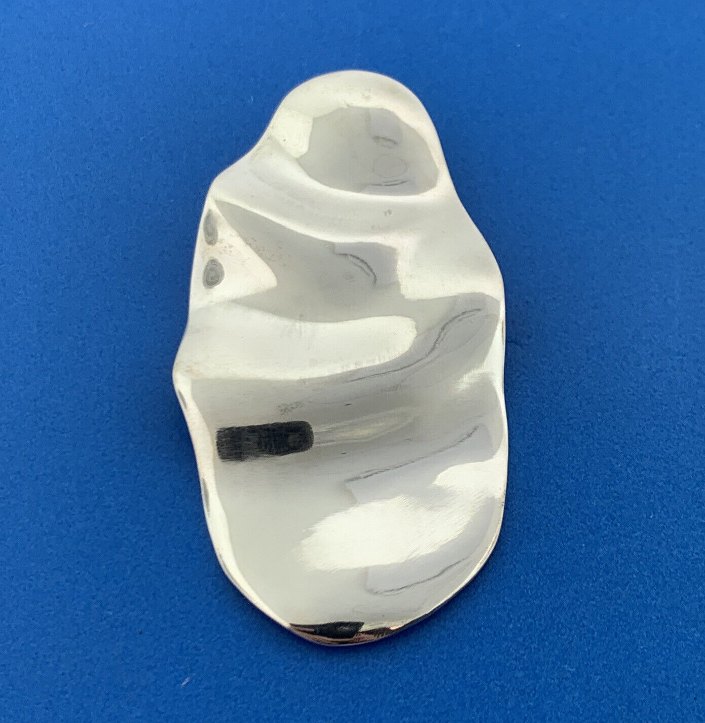 Designer Stunning Sterling Silver 925 Abstract Oval Crunched Wavy Pendant