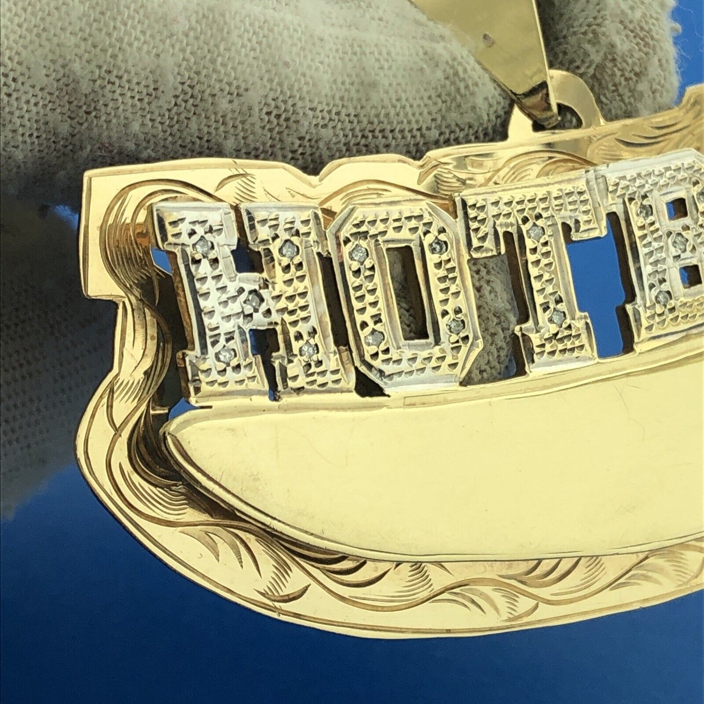 Gorgeous 10k Yellow Gold Diamond Hot Boy Chili Pepper Dangle Pendant