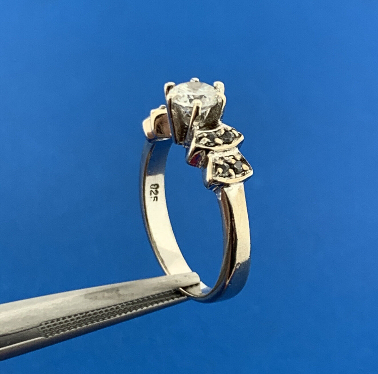 Vintage Design Sterling Silver Cubic Zirconia Solitaire w/ Round Accents Ring