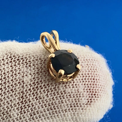 14k Yellow Gold Ladies 1.05 Carat Round Blue Sapphire Pendant