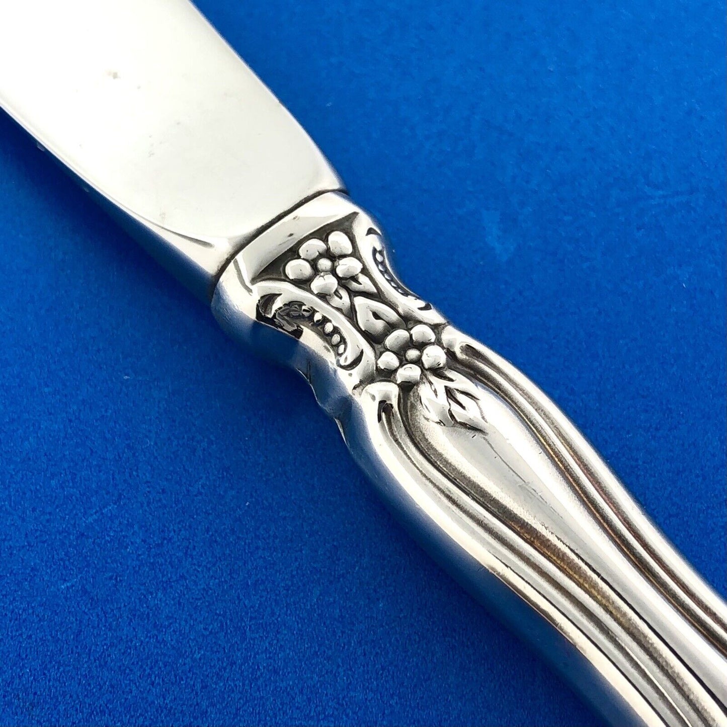 Oneida Michelangelo 18/10 Stainless Flatware 5 Five Piece Place Setting