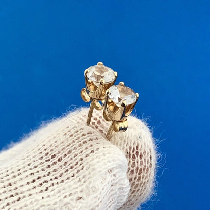 Gorgeous 14k Yellow Gold Round Cut White Topaz Stud Earrings