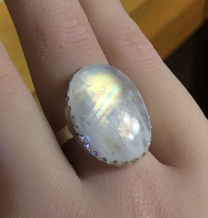 Vintage 925 Sterling Silver Oval Rainbow Moonstone Ring