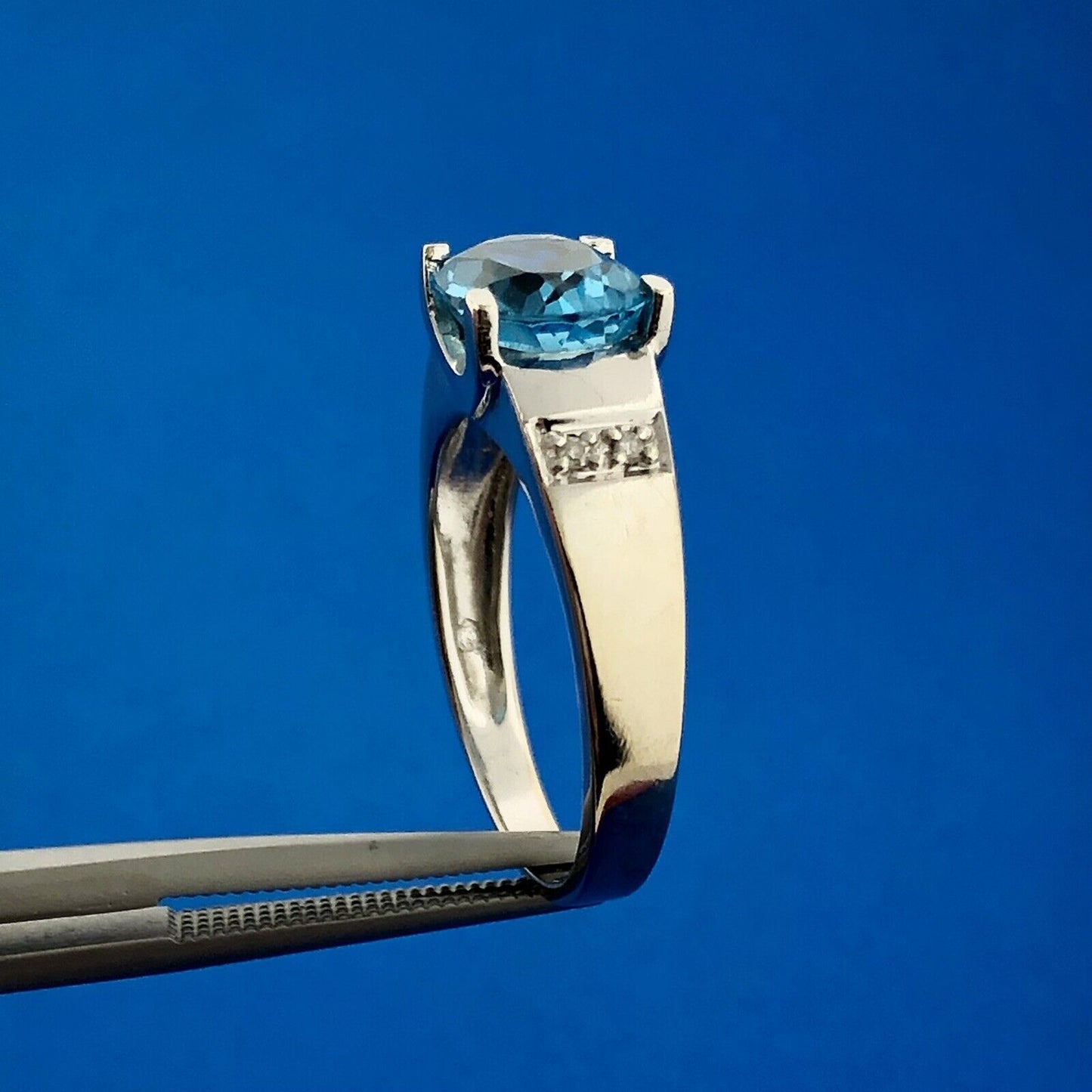 Gorgeous 14k White Gold Oval Cut Blue Topaz Diamond Accent Statement Ring Size 8