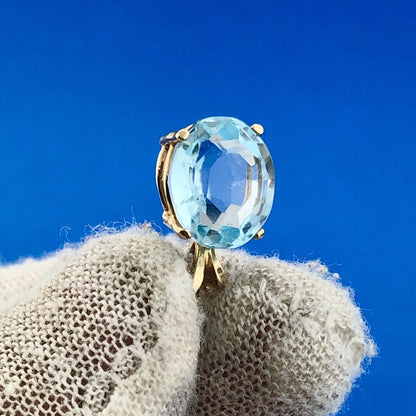 14K Yellow Gold Oval Swiss Blue Topaz Solitaire December Anniversary Pendant