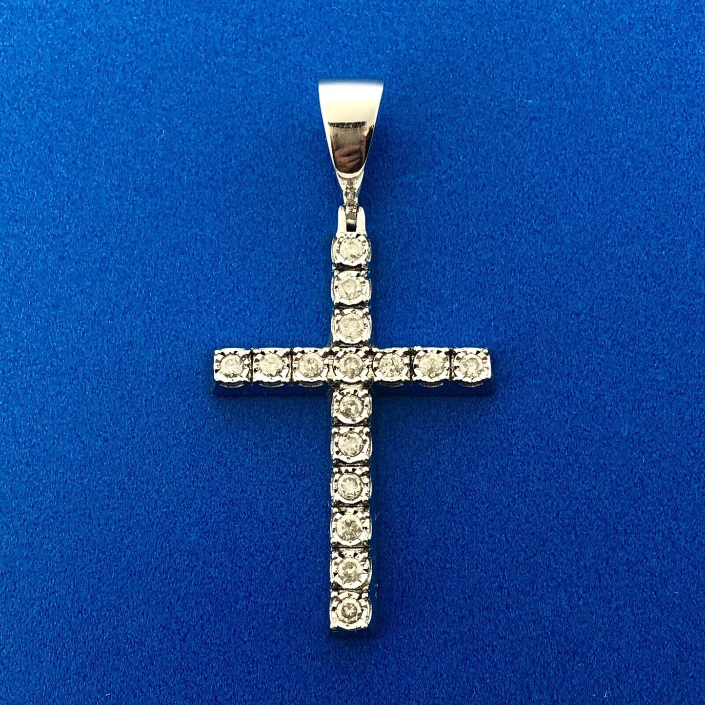 Designer Dadwani 10K White Gold Diamond Religious Communion Unisex Cross Pendant