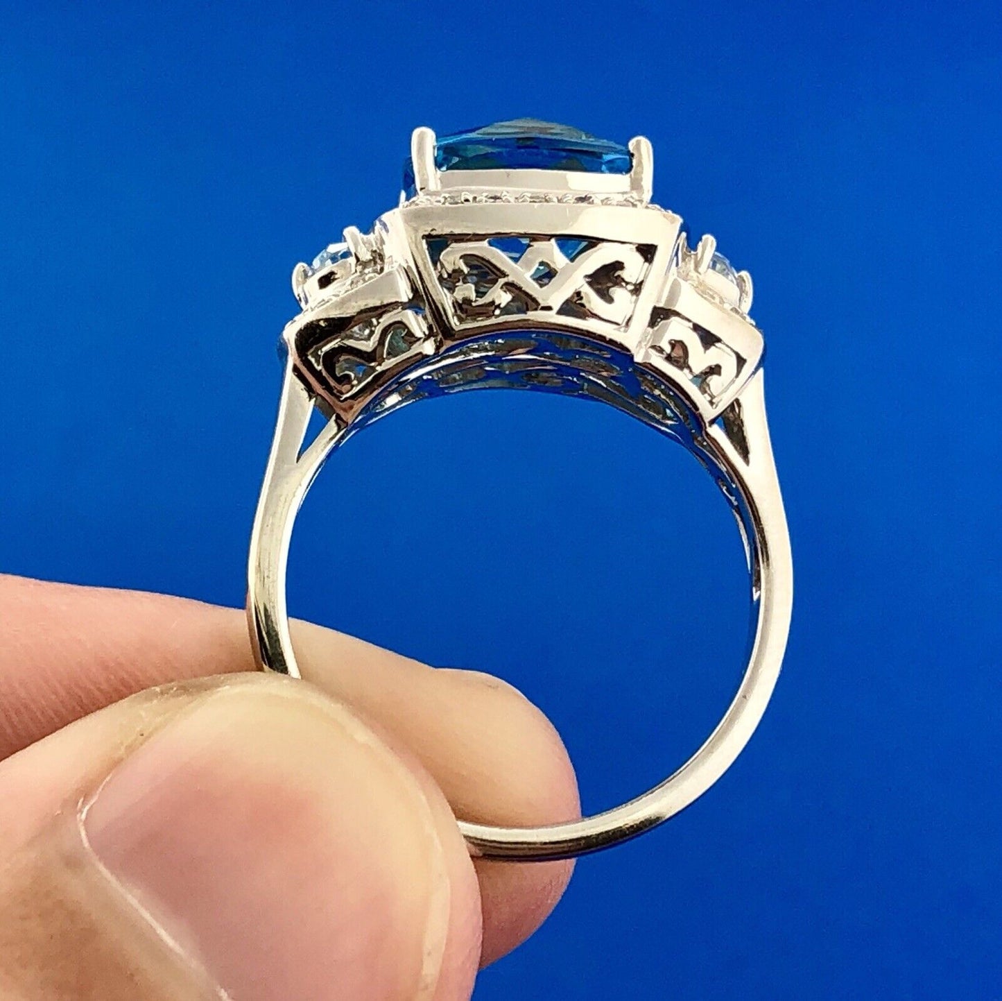 Stunning 14K White Gold Blue Topaz Diamond Aquamarine Accent Statement Ring