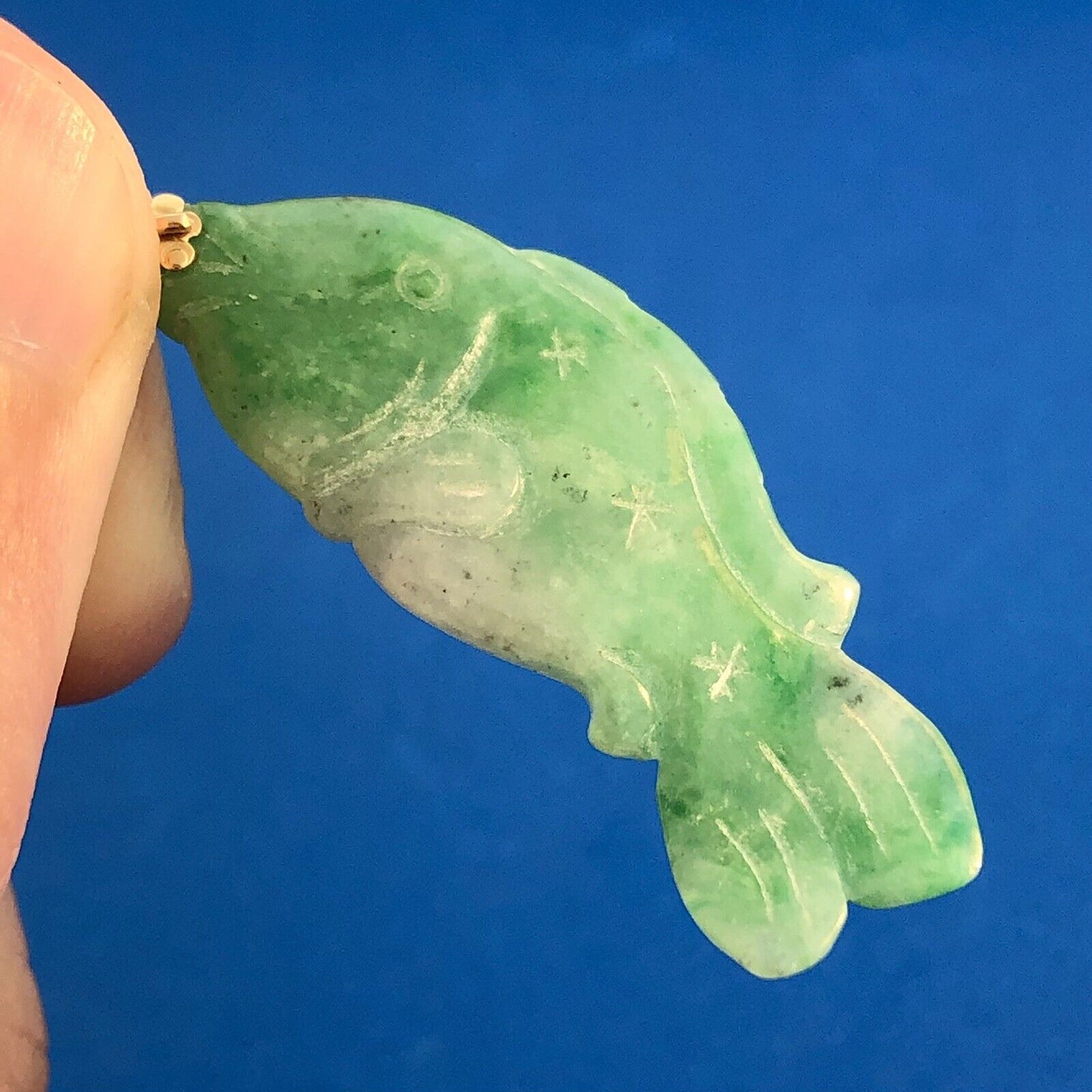 Vintage 14K Yellow Gold Hand Carved Jade Jadeite Carp Koi Tarpon Fish Pendant
