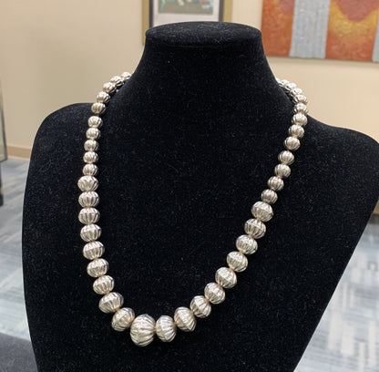 Vintage Taxco Ribbed Ball Bead Tapered Sterling Silver 925 Link Chain Necklace