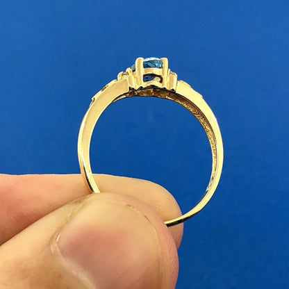 Vintage Plainville Stock Co PSCO 10K Yellow Gold Blue Topaz Diamond Ring