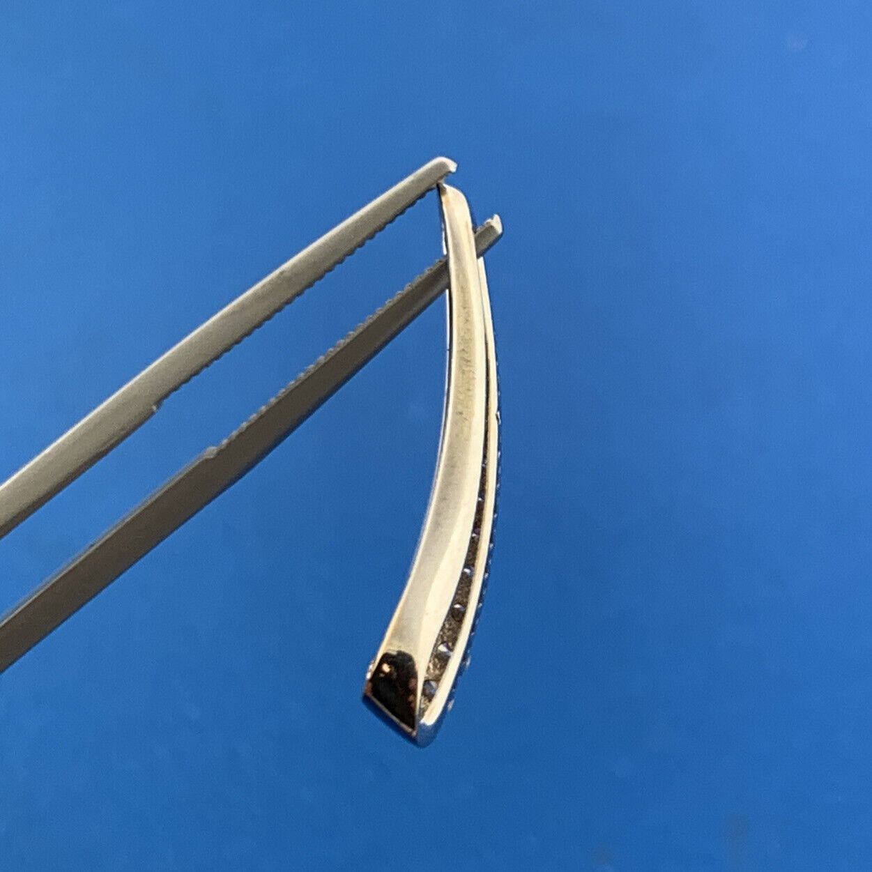 Designer 18K White Gold Diamond Modernist Infinity Eternity Anniversary Pendant