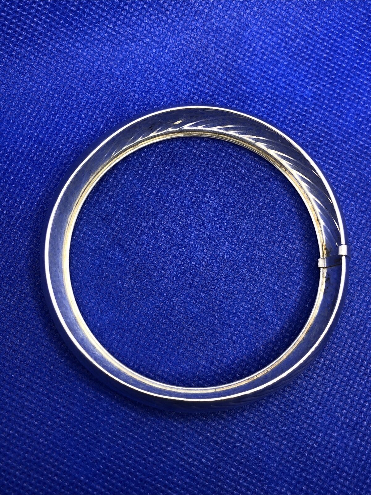 Karizia Spa Italy 925 Sterling Silver Textured Round Wide Bangle Bracelet
