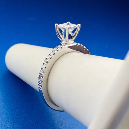 Stunning Vera Wang 14k White Gold Princess Cut Diamond Engagement Ring Size 6.25