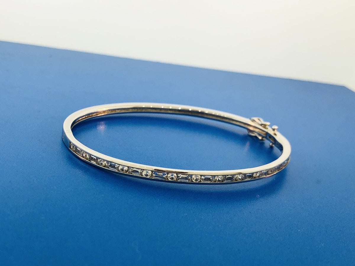 Designer SW Stunning Sterling Silver 925 Cubic Zirconia Hinged Bangle Bracelet