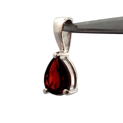 Designer TGGC 925 Sterling Silver Pear Cut Garnet January Anniversary Pendant