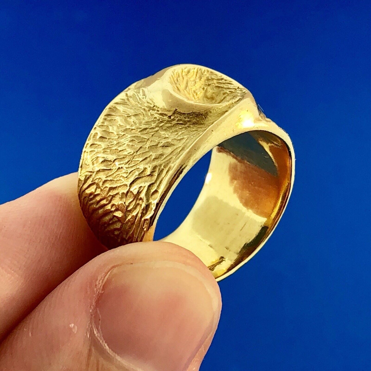 Designer Arabic 18K Yellow Gold Unisex 3D Bird's Eye Of The Storm Dramatic Ring