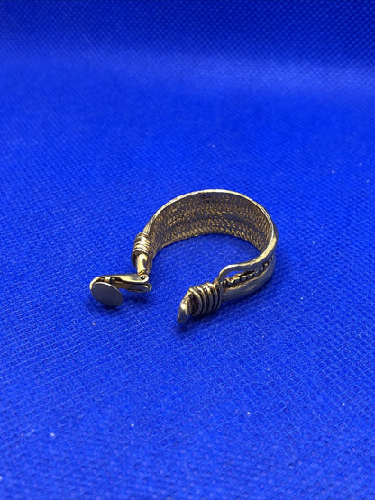 Vintage Runway Ready Gold Tone Textured Cuff Bracelet Clip-On Earrings 3 Pc Set