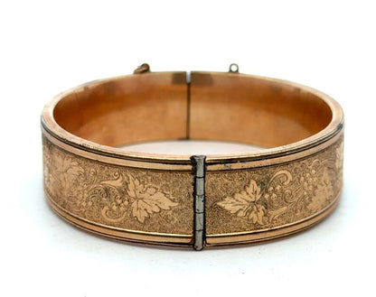 Vintage BBCO Gold Tone Grape Vine Textured Hinged Oval Bangle Bracelet