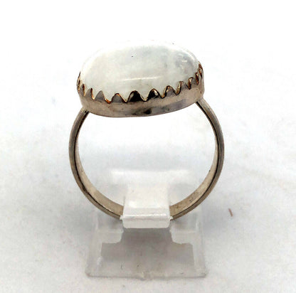 Vintage 925 Sterling Silver Oval Rainbow Moonstone Ring