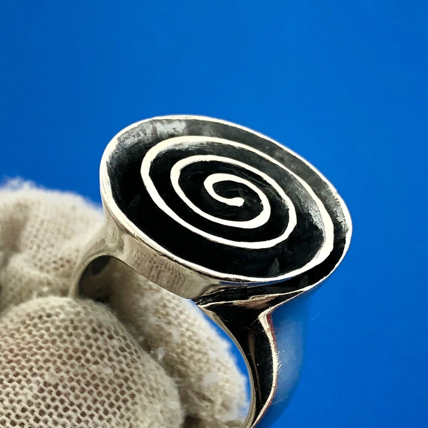 Modernist Designer 925 Sterling Silver Infinity Swirl Crop Circle Statement Ring