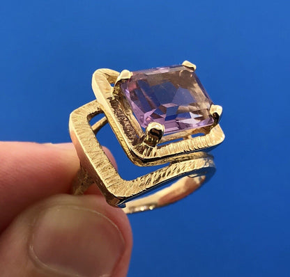 Retro Modernist 10K Yellow Gold Amethyst Solitaire Statement Free Form Ring