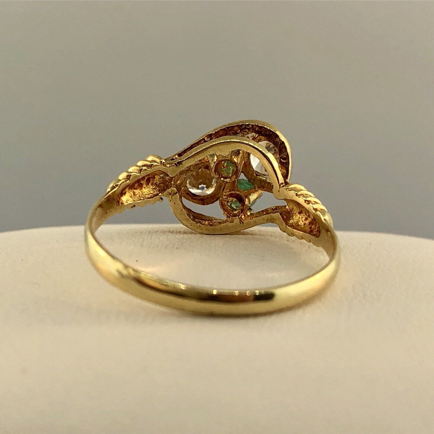 Vintage 18K Yellow Gold Cubic Zirconia Emerald Anniversary Modernist Bypass Ring