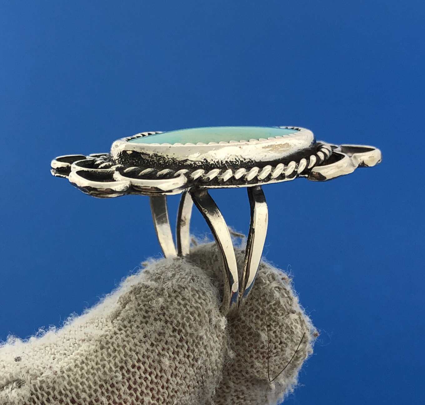 Vintage Native American Sterling Silver 925 Turquoise Statement Finger Ring