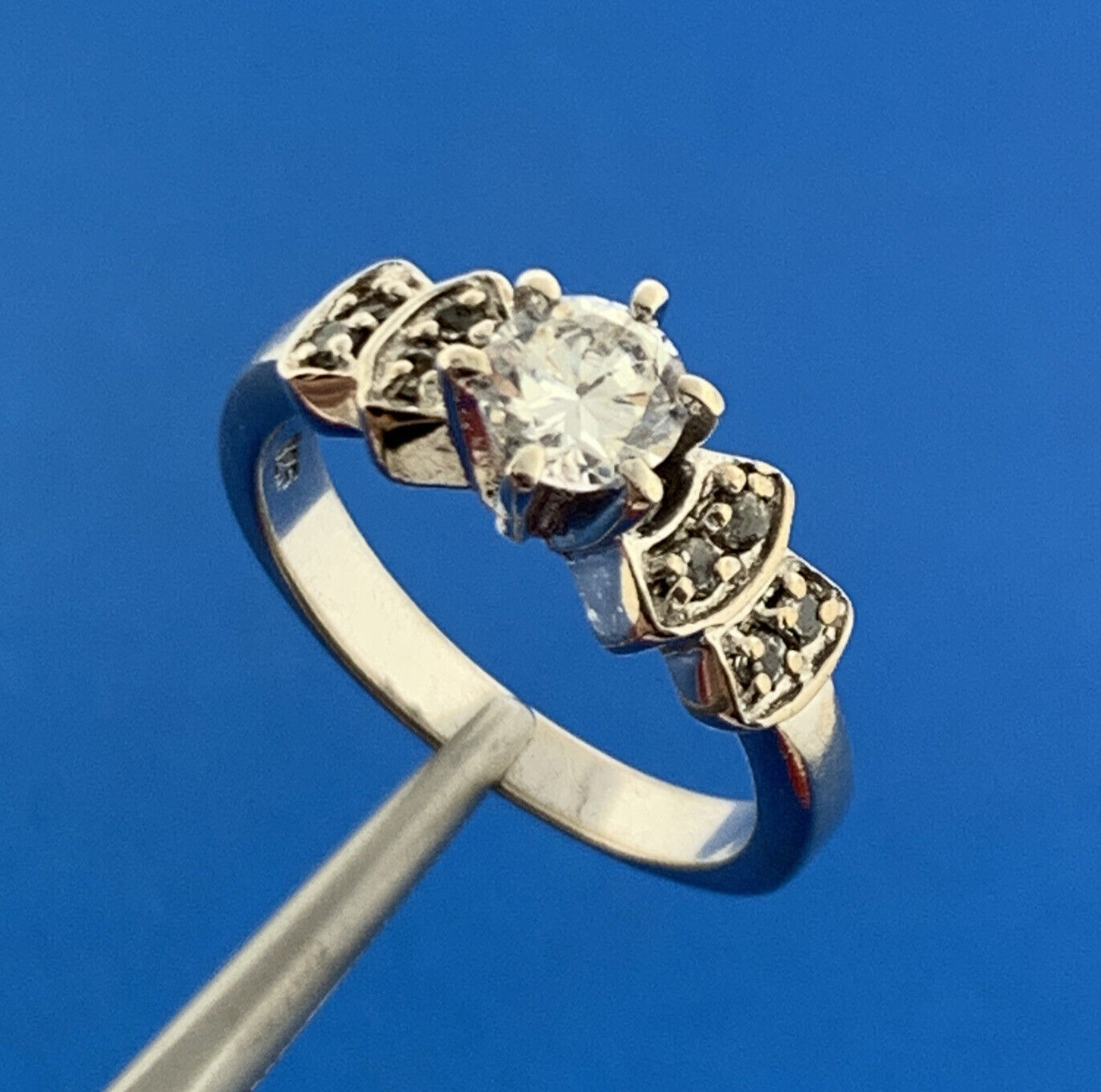 Vintage Design Sterling Silver Cubic Zirconia Solitaire w/ Round Accents Ring