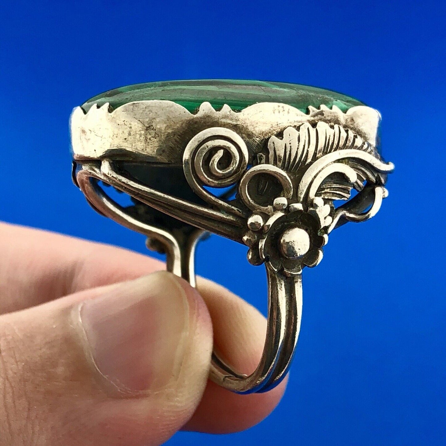 Vintage Native American Artisan 925 Sterling Silver Malachite Statement Ring