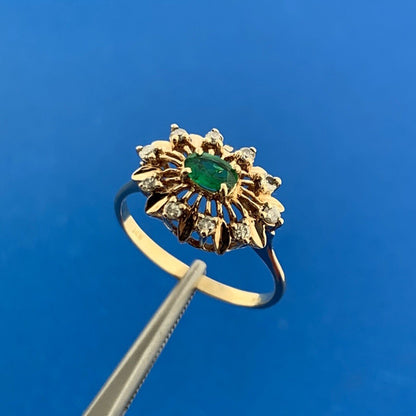 Vintage 14K Yellow Gold Oval Emerald Diamond Starburst Halo May Anniversary Ring