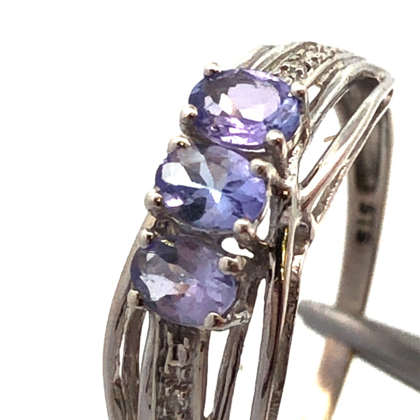 Designer STS 10K White Gold Oval Tanzanite Round Diamond Accent Cocktail Ring