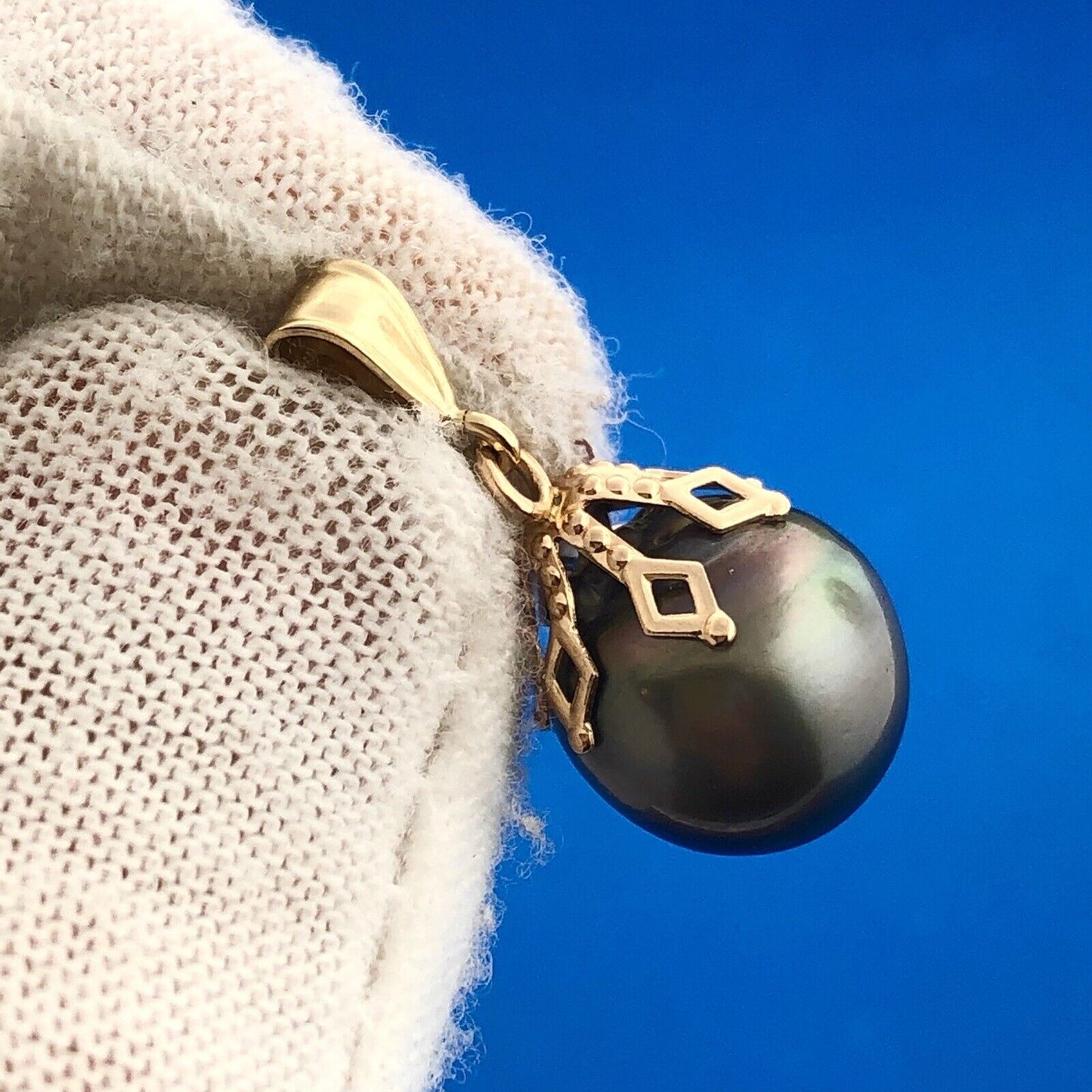 14K Yellow Gold Black Pearl Drop Pendant