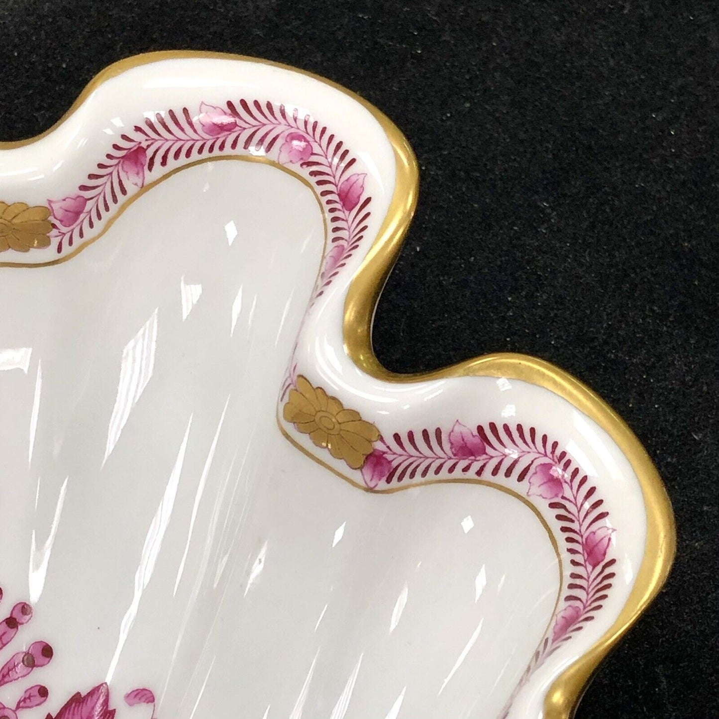 Vintage Herend Hugary Raspberry Chinese Bouquet Apponyi Large Shell Serving Dish