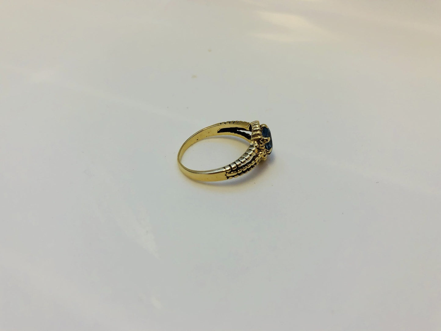 Vintage 10K Yellow Gold Oval Blue Topaz Triple Shank December Cocktail Ring