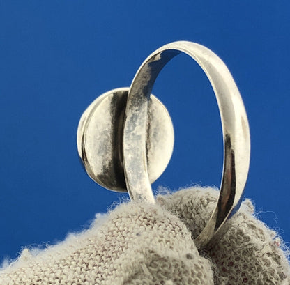 Stunning Sterling Silver 925 Circle Cabochon Sky Blue Larimar Ring Size 9