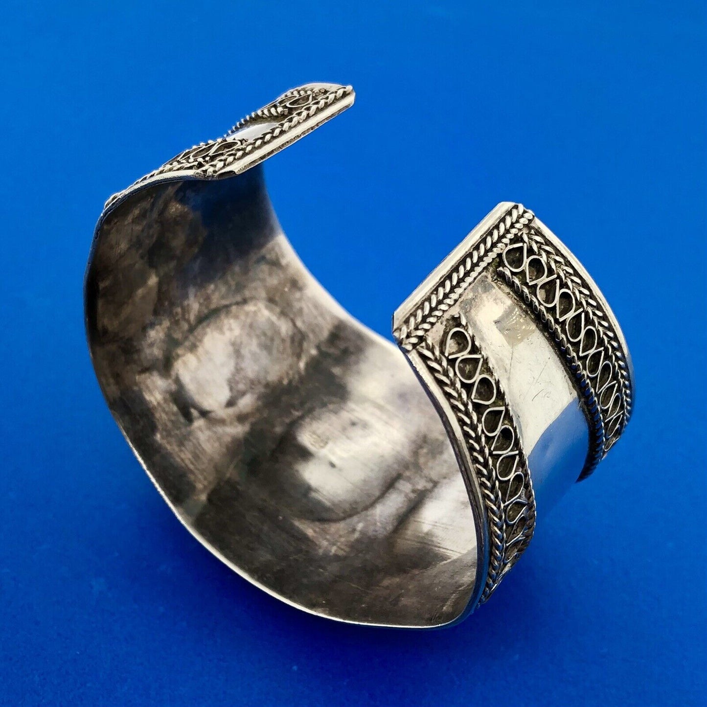 Estate 925 Sterling Silver Black Onyx Cabochon Wheat Scroll Wide Cuff Bracelet