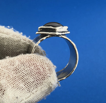 Stunning Sterling Silver 925 Cushion Cabochon Garnet Thick Band Ring Size 8.5