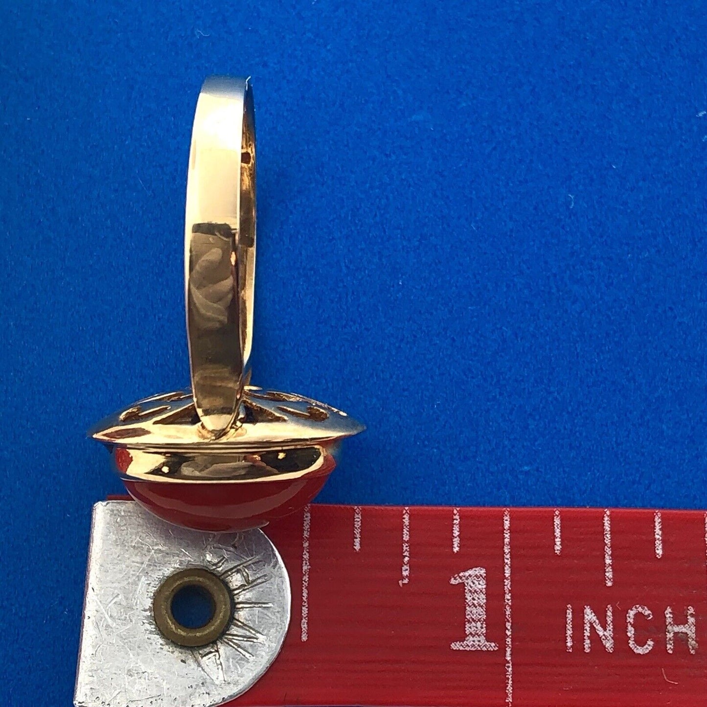 Retro 18K Yellow Gold Red Orange Coral Oval Cabochon Modernist Cocktail Ring