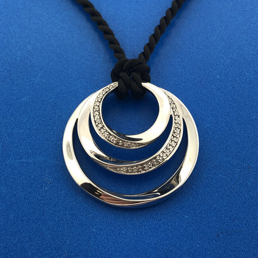 Stunning Sterling Silver 925 Round Cut Diamond Multi-Circle 17"-18.5" Necklace