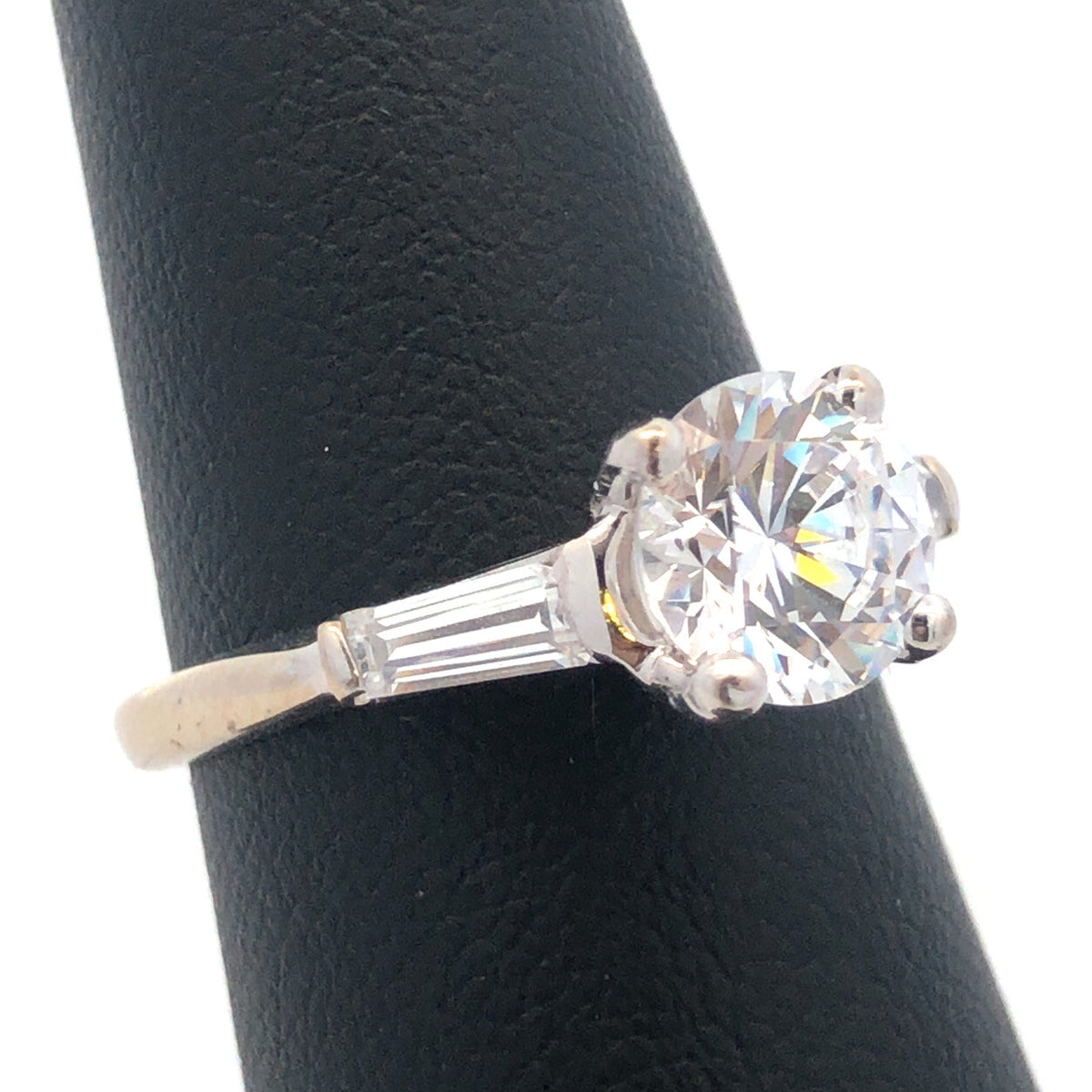 Stunning 14K White Gold Cubic Zirconia CZ Solitaire W/Accents  Engagement Ring