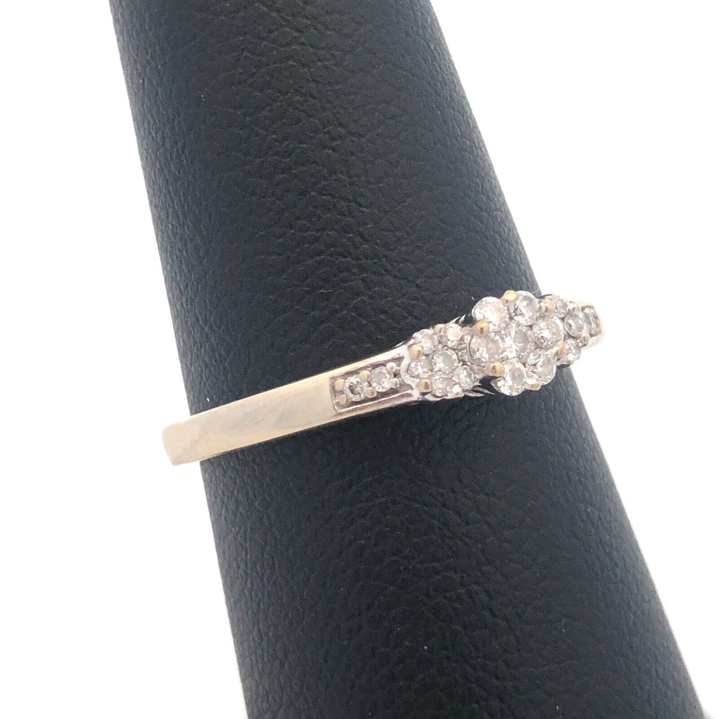 Designer 10k White Gold Round Cut Diamond Promise Cluster Engagement Ring Size 7