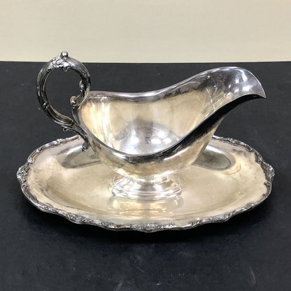 William Rogers Silver Plate Wellington #1113 Sauce Gravy Boat Attached Tray